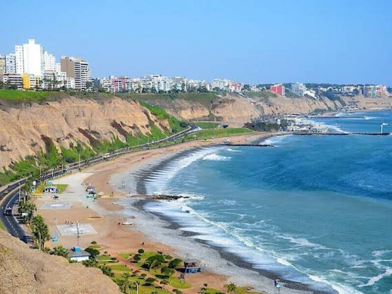 Miraflores cliffs and the Pacific Ocean seen from Lima's boardwalk