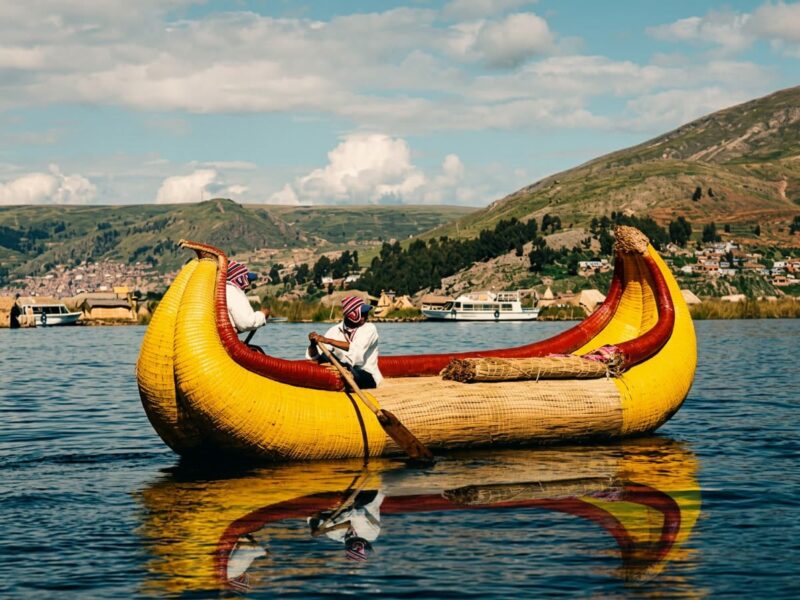 Sail on an ancestral totora raft