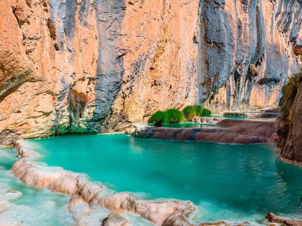 Aguas Turquesas de Millpu