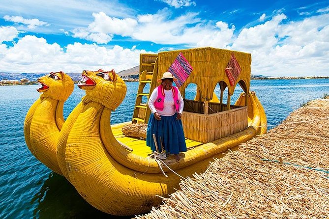 Islas flotantes de los Uros en el Lago Titicaca