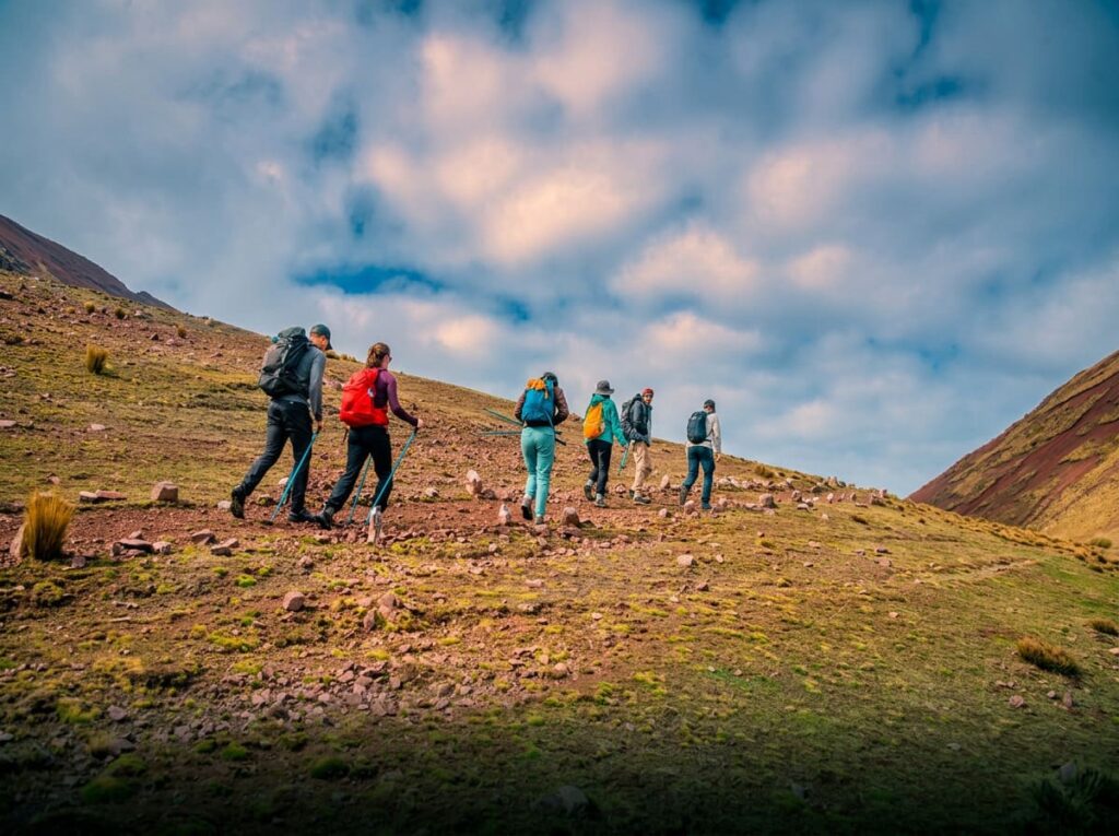 Caminata hacia la montaña Pallay Punchu a más de 4700 metros de altura