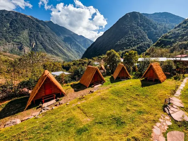 Arrival at the Andean Huts camp in Chaullay