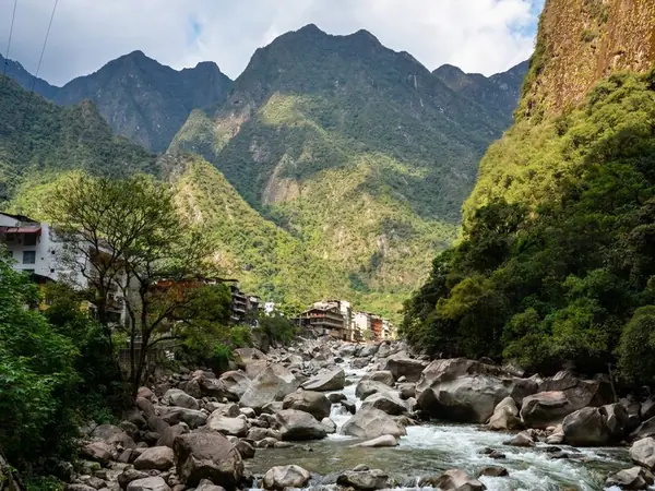 Subtropical valley with lush vegetation on the way to Llactapata